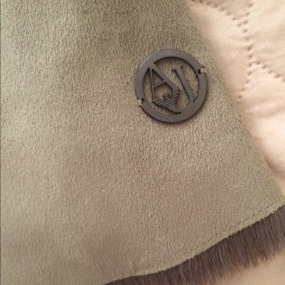 ARMANI JEANS AJ fur vest - Picture 3 of 3